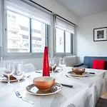 Hall Et Parking Prive
