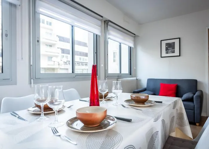 Hall Et Parking Prive