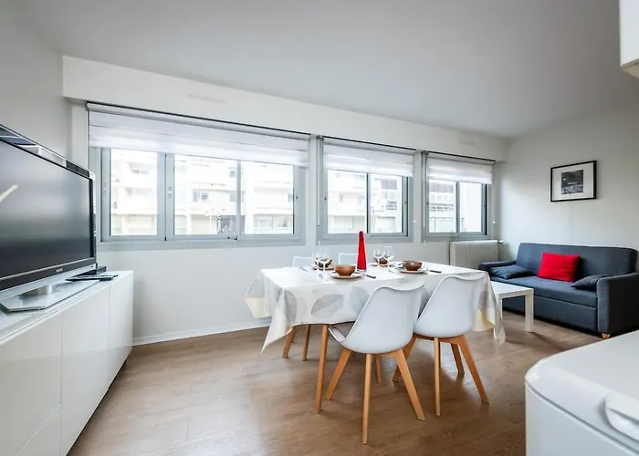 Hall Et Parking Prive Руан